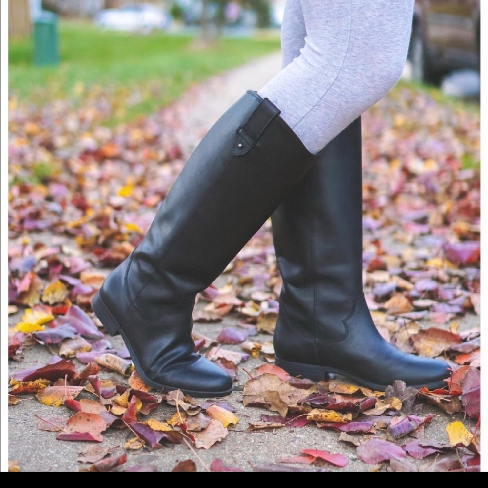 Frye Boots 8 NWB